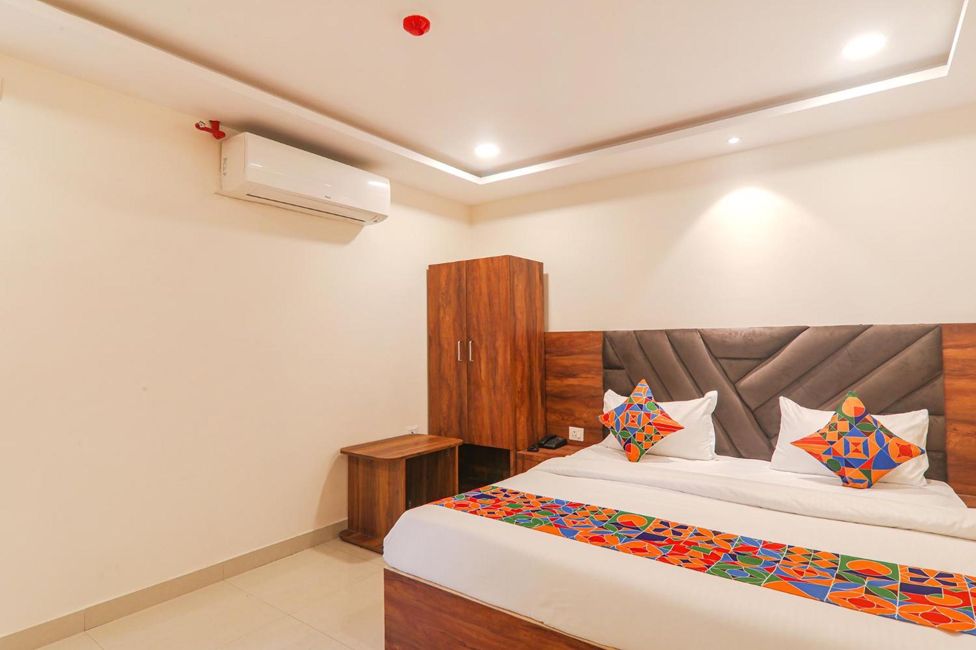 Fabhotel Rachna Palace And Banquets - Nr Lekhraj Metro Station Lucknow Exterior foto