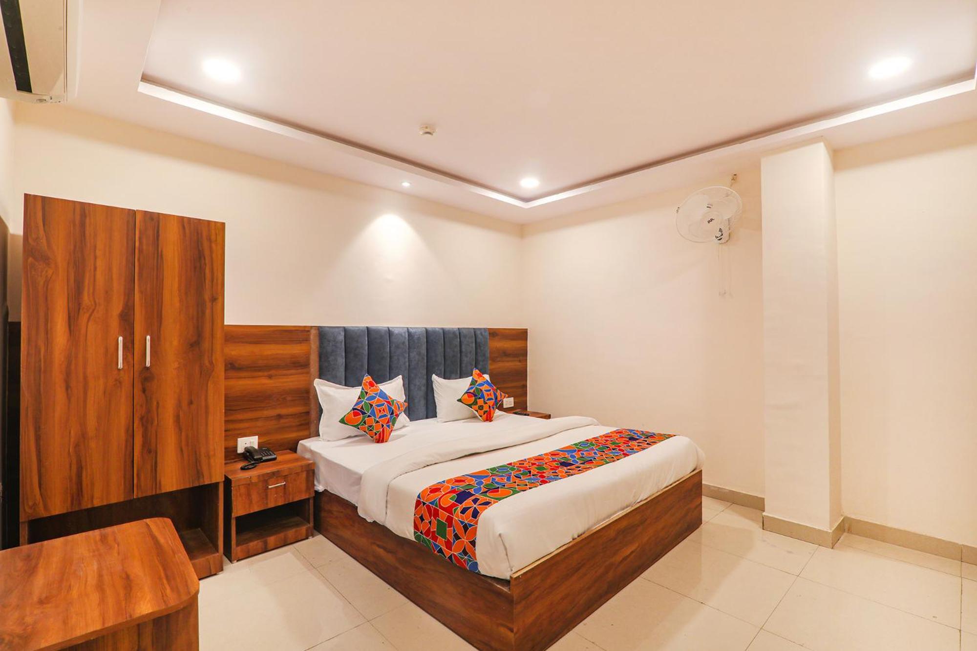 Fabhotel Rachna Palace And Banquets - Nr Lekhraj Metro Station Lucknow Exterior foto