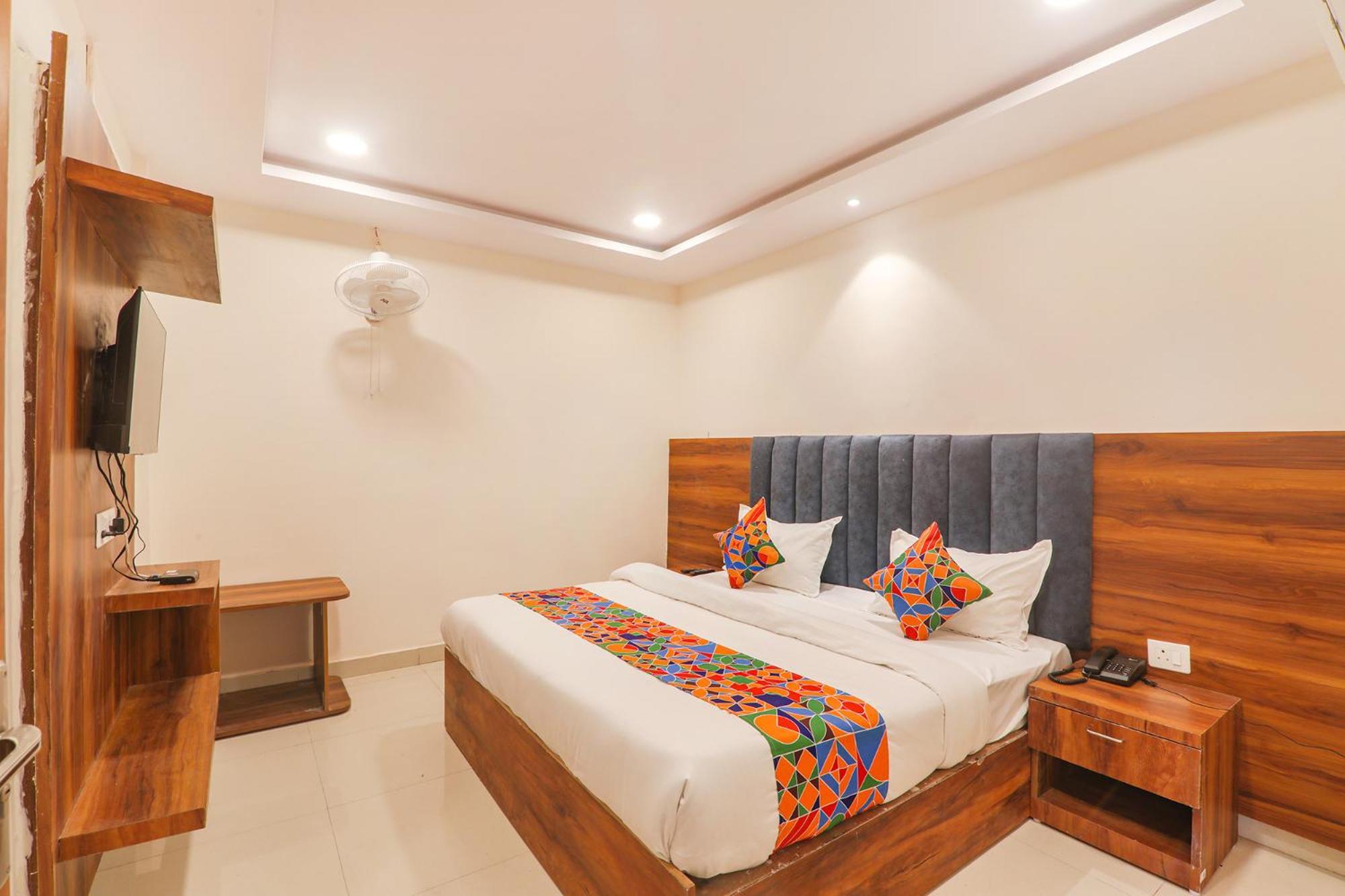 Fabhotel Rachna Palace And Banquets - Nr Lekhraj Metro Station Lucknow Exterior foto