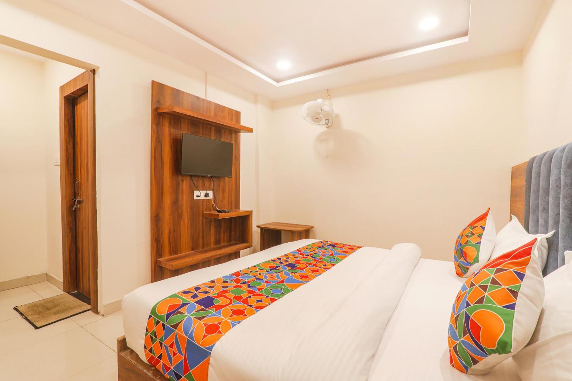 Fabhotel Rachna Palace And Banquets - Nr Lekhraj Metro Station Lucknow Exterior foto